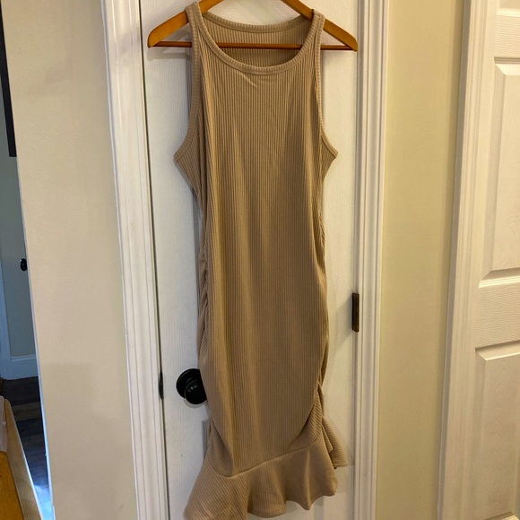 NWOT Ribbed curvy fitted tank dress with ruffled bottom beige XXL - Picture 1 of 8
